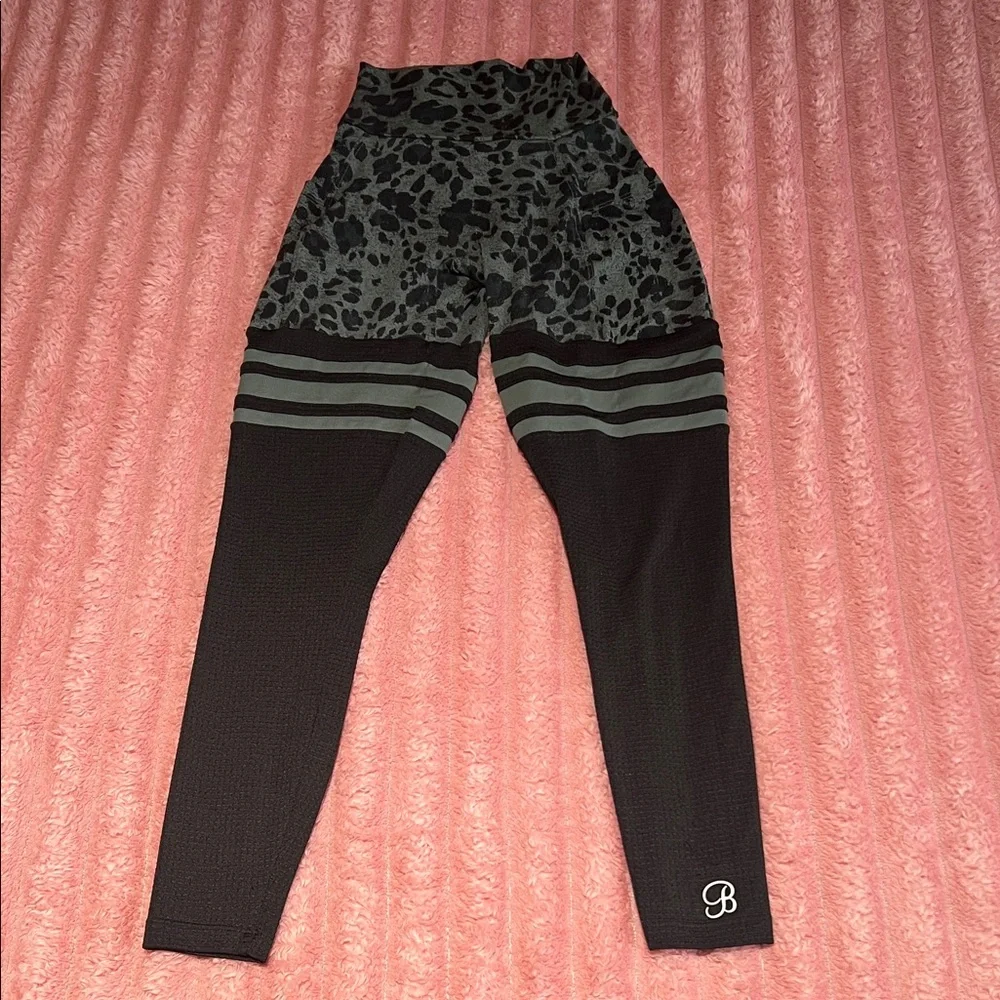 Bombshell Sportswear Black and Gray Leggings - Picture 1 of 2